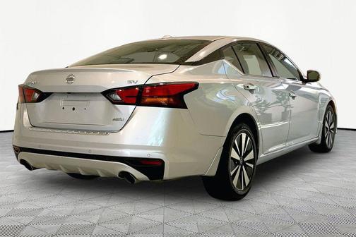 Brilliant Silver Metallic 2020 Nissan Altima 2.5 SV