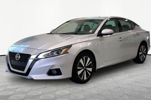 Brilliant Silver Metallic 2020 Nissan Altima 2.5 SV