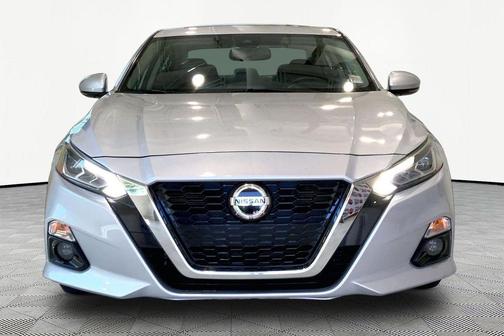 Brilliant Silver Metallic 2020 Nissan Altima 2.5 SV