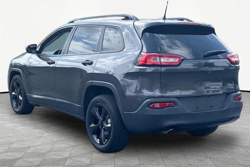 Granite Crystal Metallic Clearcoat 2016 Jeep Cherokee Sport