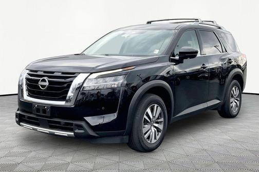 2023 Nissan Pathfinder SL 4WD