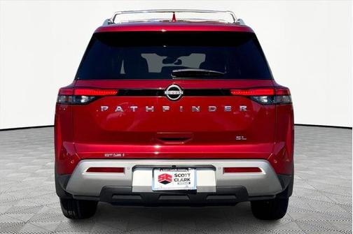 2022 Nissan Pathfinder SL 2WD