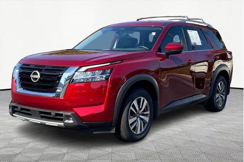 2022 Nissan Pathfinder SL 2WD
