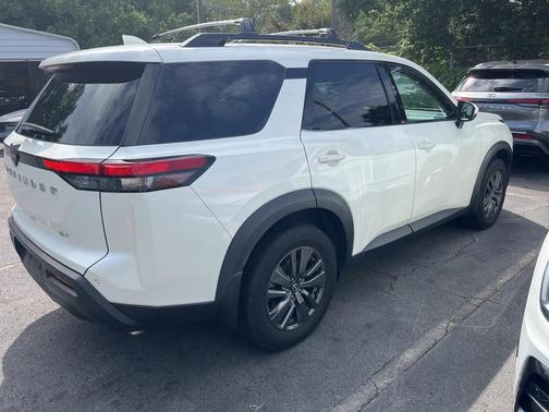 2022 Nissan Pathfinder SV 2WD