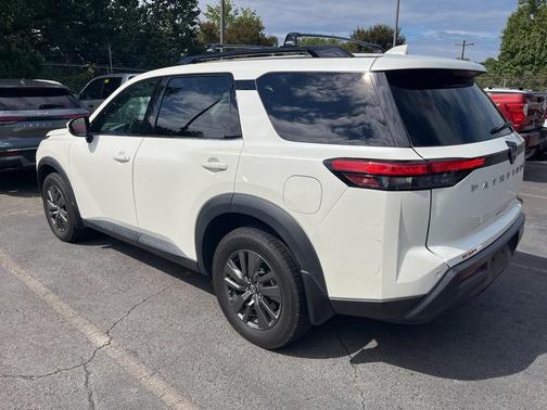 2022 Nissan Pathfinder SV 2WD