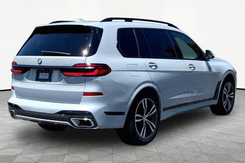 Brooklyn Grey Metallic 2023 BMW X7 xDrive40i