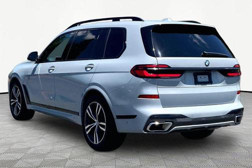 Brooklyn Grey Metallic 2023 BMW X7 xDrive40i