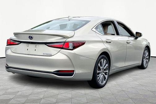 2020 Lexus ES 300h Premium
