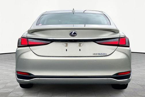 2020 Lexus ES 300h Premium