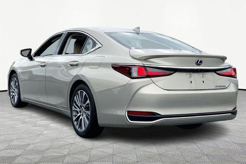 2020 Lexus ES 300h Premium