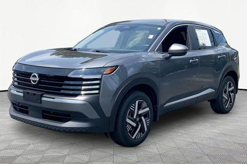 Gun Metallic 2025 Nissan Kicks SV