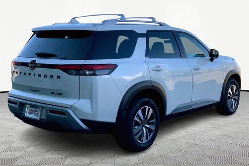 2023 Nissan Pathfinder SL 4WD