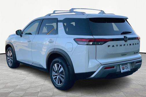 2023 Nissan Pathfinder SL 4WD