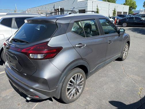 Gun Metallic 2024 Nissan Kicks SV
