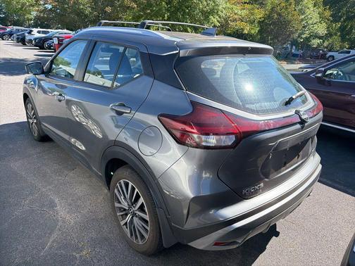 Gun Metallic 2024 Nissan Kicks SV