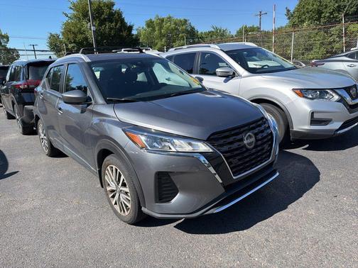 Gun Metallic 2024 Nissan Kicks SV