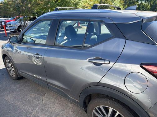 Gun Metallic 2024 Nissan Kicks SV