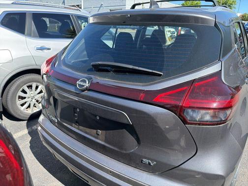 Gun Metallic 2024 Nissan Kicks SV