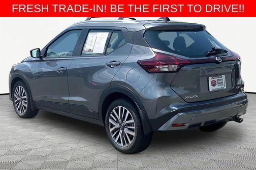 Gun Metallic 2024 Nissan Kicks SV