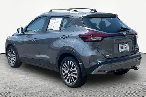 Gun Metallic 2024 Nissan Kicks SV