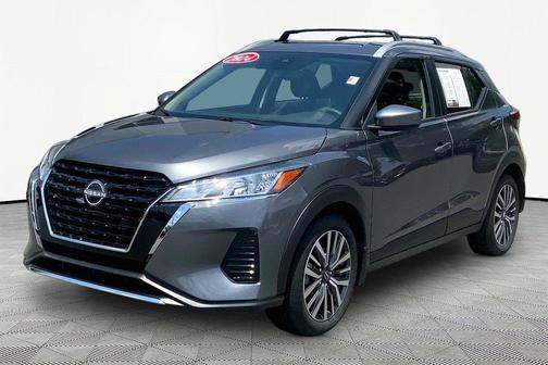 Gun Metallic 2024 Nissan Kicks SV