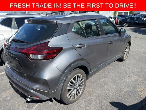 Gun Metallic 2024 Nissan Kicks SV
