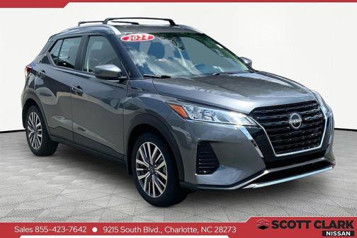 Gun Metallic 2024 Nissan Kicks SV