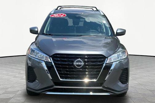 Gun Metallic 2024 Nissan Kicks SV