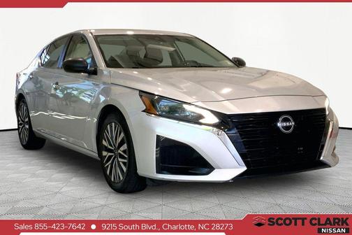 Brilliant Silver Metallic 2024 Nissan Altima 2.5 SV