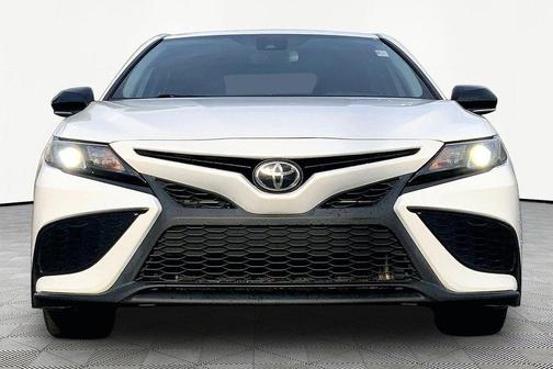 Super White 2021 Toyota Camry SE