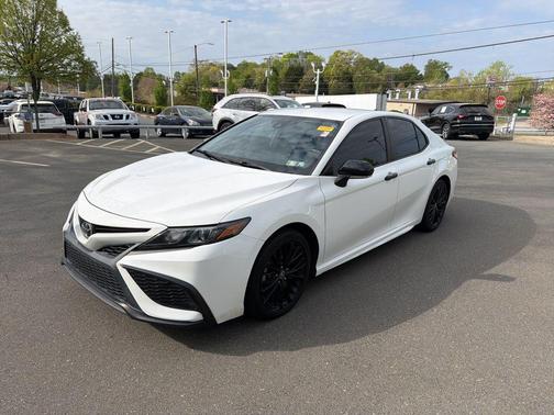 Super White 2021 Toyota Camry SE