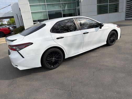 Super White 2021 Toyota Camry SE