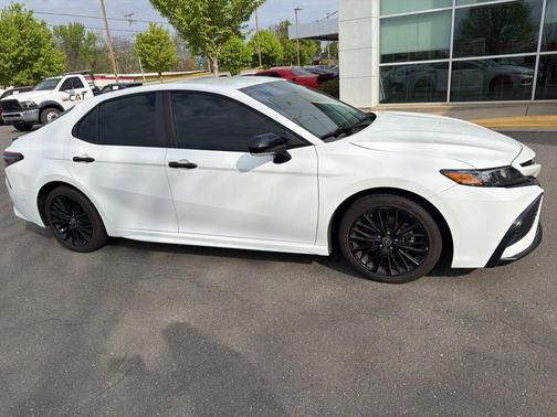 Super White 2021 Toyota Camry SE
