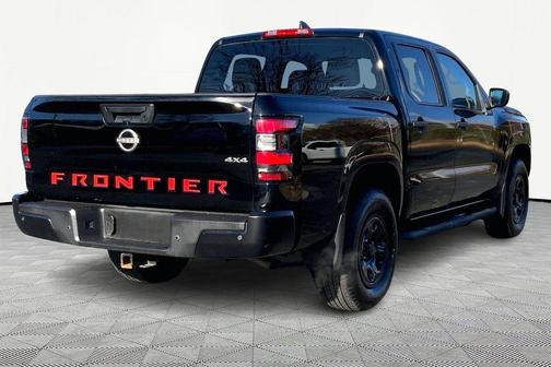 2022 Nissan Frontier S