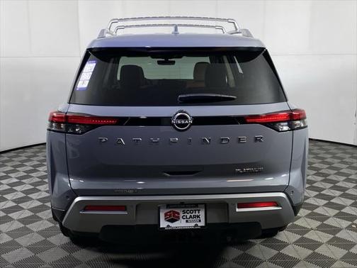 2025 Nissan Pathfinder Platinum FWD
