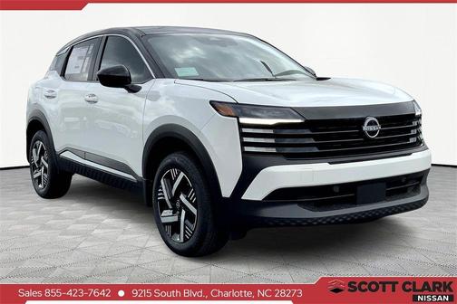 Aspen White Tricoat/Super Black 2026 Nissan Kicks SV