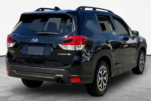 Crystal Black Silica 2024 Subaru Forester Premium