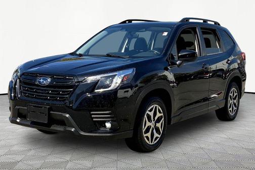 Crystal Black Silica 2024 Subaru Forester Premium