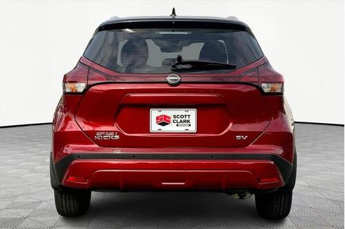2022 Nissan Kicks SV