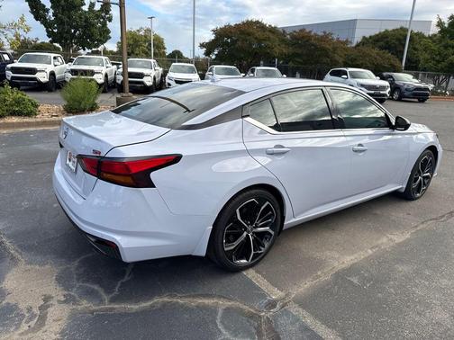 2025 Nissan Altima SR FWD