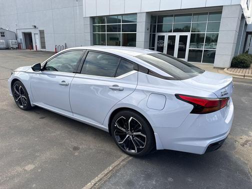 2025 Nissan Altima SR FWD