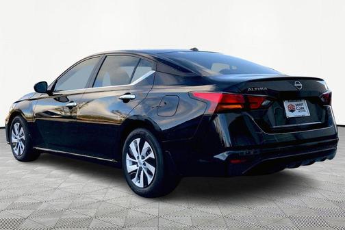 2025 Nissan Altima S FWD