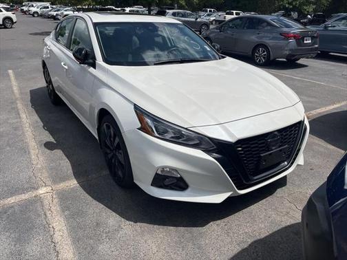 2022 Nissan Altima SR Intelligent AWD