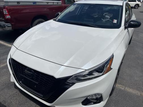 2022 Nissan Altima SR Intelligent AWD