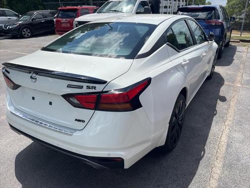 2022 Nissan Altima SR Intelligent AWD