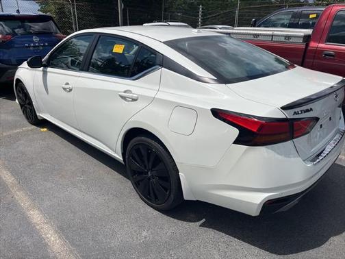 2022 Nissan Altima SR Intelligent AWD