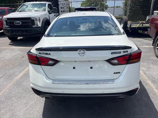 2022 Nissan Altima SR Intelligent AWD