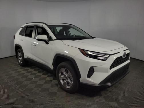 2025 Toyota RAV4 Hybrid XLE