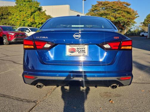 2024 Nissan Altima SR FWD
