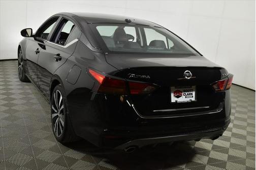 2020 Nissan Altima SR FWD